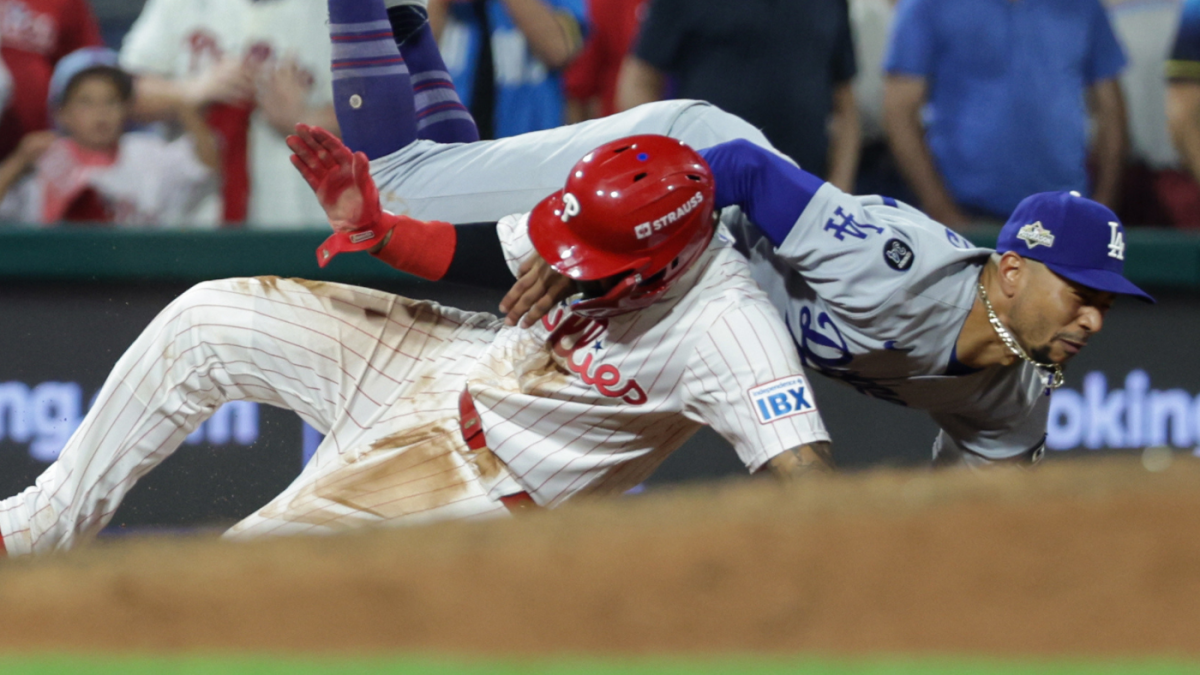Phillies' Rob Thomson explains decision to bunt as Dodgers' perfectly executed play snuffs out rally