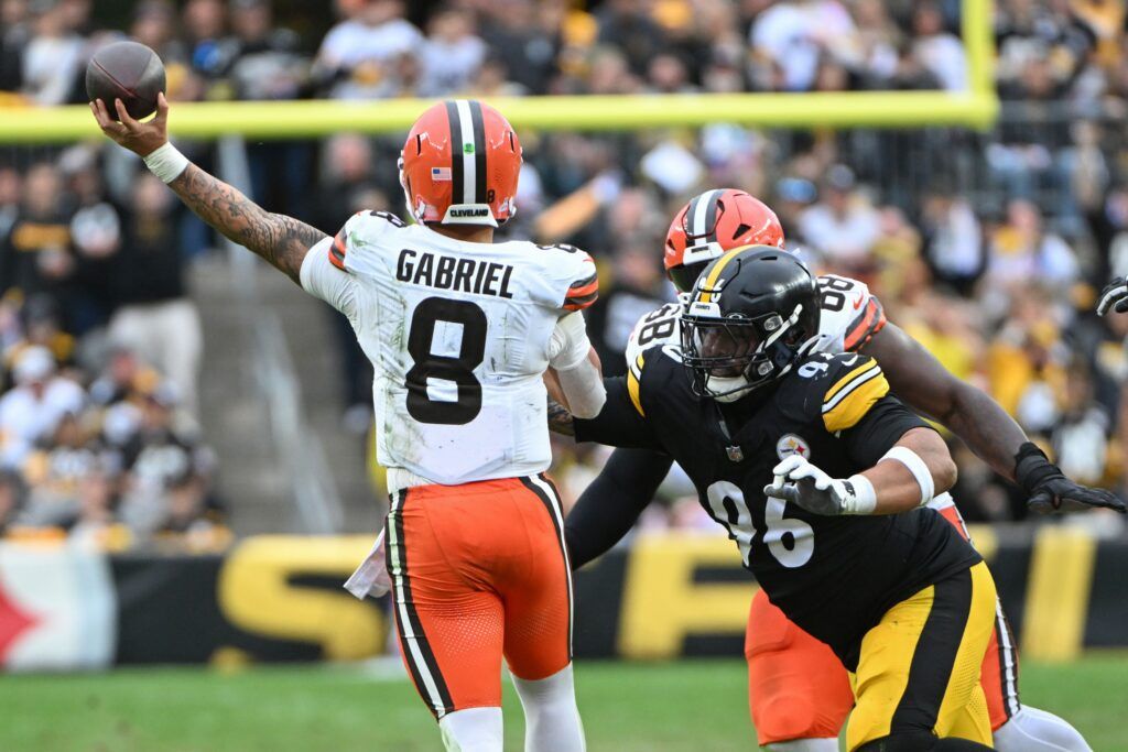 Browns Predicted To End Shedeur Sanders, Dillon Gabriel Experiment by Selecting 53-TD QB in 2026 NFL Draft