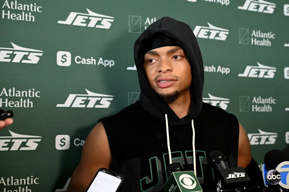 Jets quarterback Justin Fields (7) speaks with the media after practice in Florham Park, NJ. Bill Kostroun/New York Post