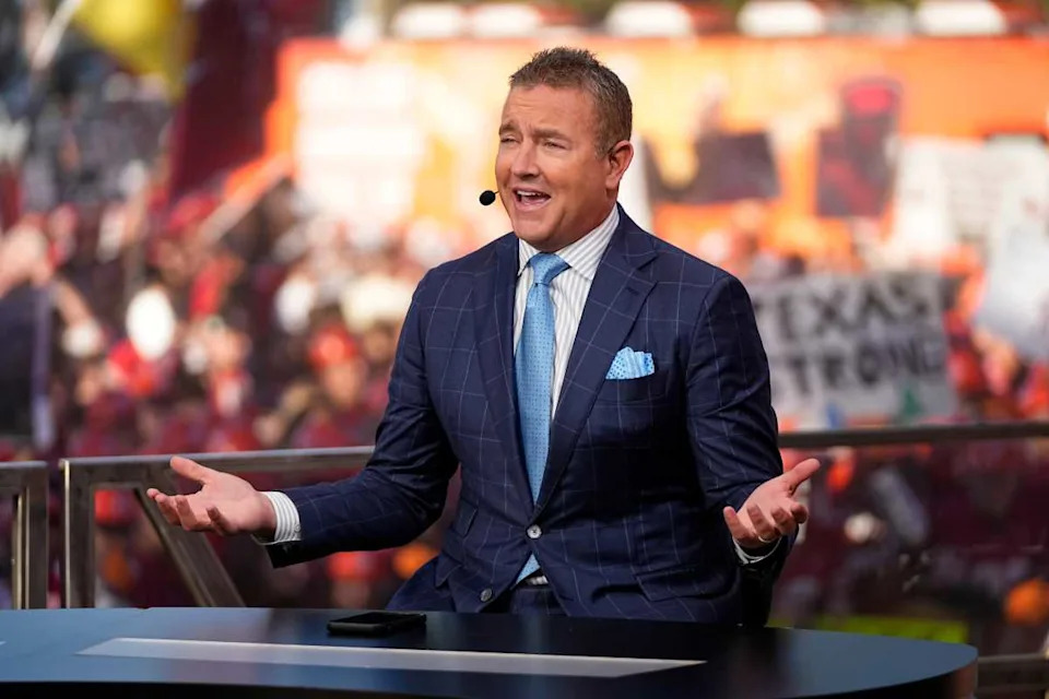 Kirk Herbstreit speaks on the set of ESPN College GameDay prior to the NCAA football game between the Ohio State Buckeyes and the Texas Longhorns at Ohio Stadium on Aug. 30, 2025.© Adam Cairns&sol;Columbus Dispatch &sol; USA TODAY NETWORK via Imagn Images