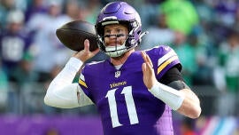 Chargers vs. Vikings prediction: Can Carson Wentz or Justin Herbert turn things around for their teams?