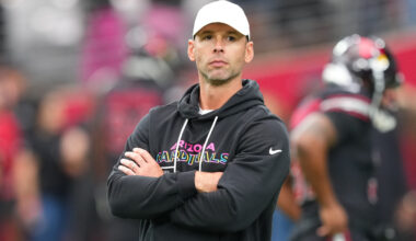 Cardinals HC Jonathan Gannon has bizarre moment to end press conference