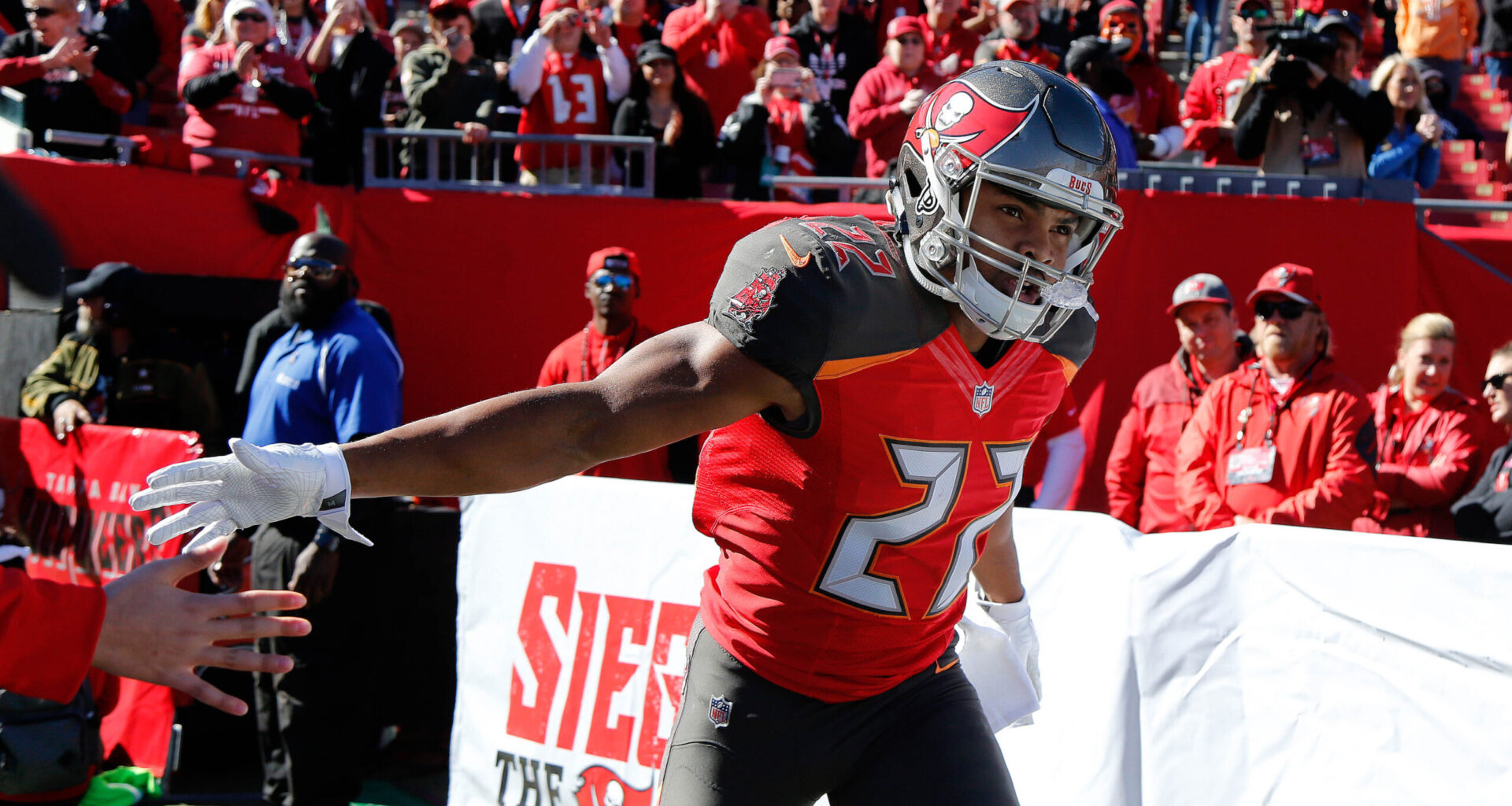 Buccaneers release statement after passing of former RB Doug Martin