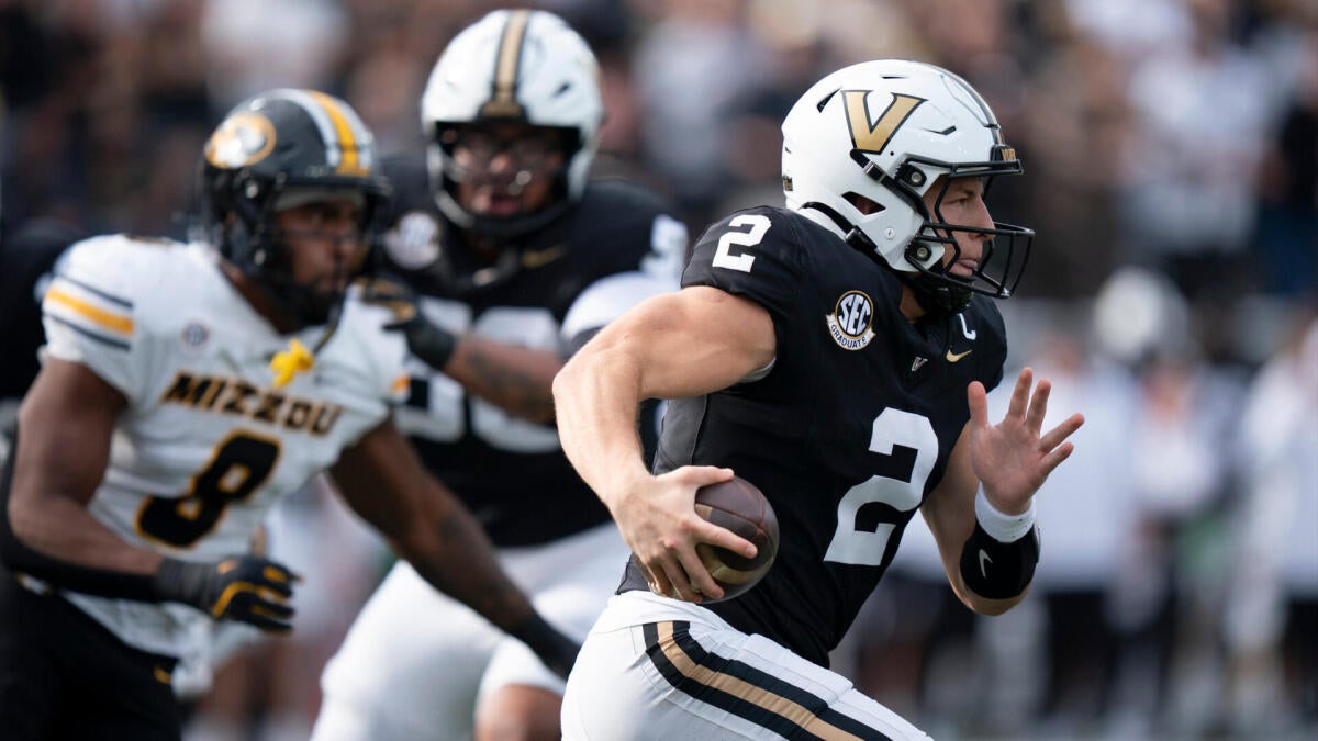 College football betting guide: Expert breaks down top Week 10 games, including Vanderbilt at Texas