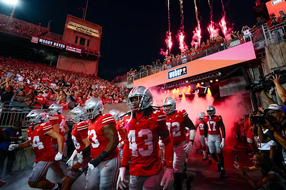 Ohio State Buckeyes cornerback Diante Griffin (43) takes the field before the NCAA football game against the Minnesota Golden Gophers at Ohio Stadium on Saturday, Oct. 4, 2025 in Columbus, Ohio.