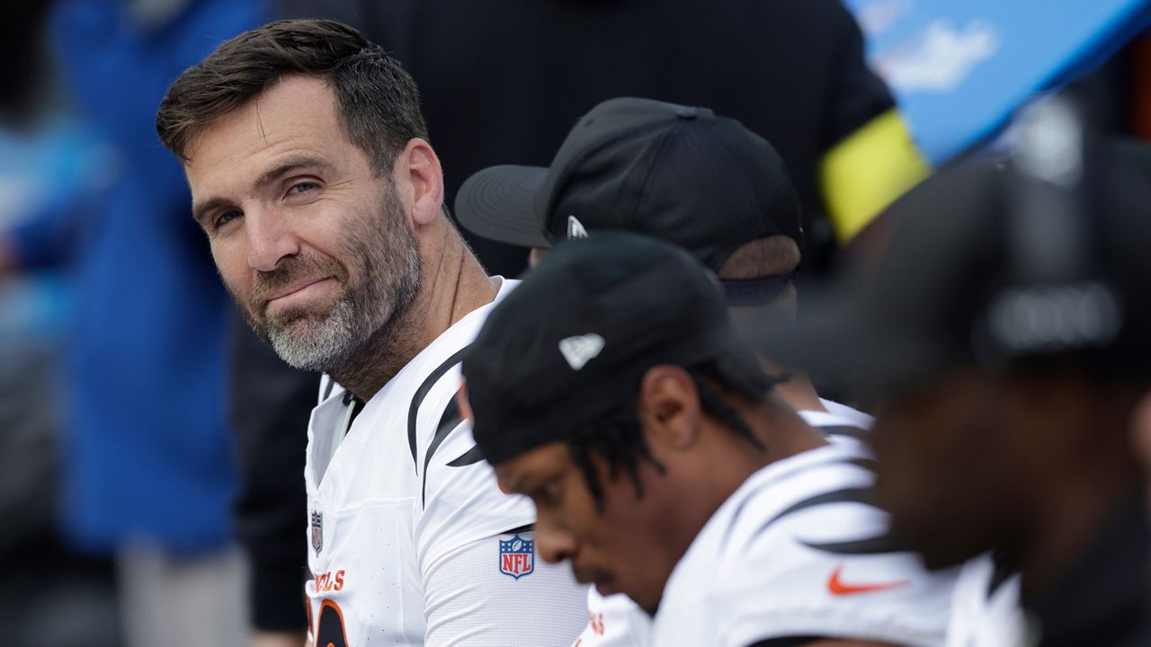 Cincinnati Bengals' Joe Flacco sits on the bench before an NFL football game between the Green Bay Packers and the Cincinnati Bengals, Sunday, Oct. 12, 2025, in Green Bay, Wis. (AP Photo/Matt Ludtke)