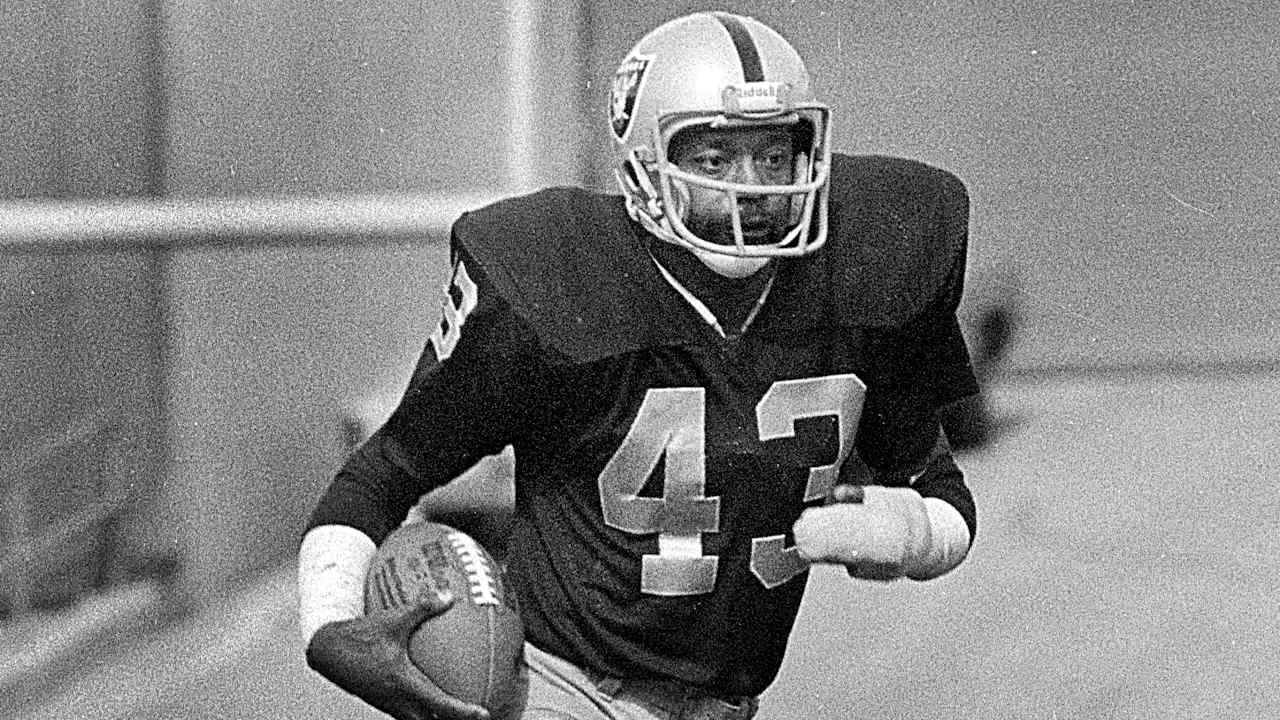 George Atkinson, hard-hitting safety with Super Bowl champion Raiders, dies at age of 78