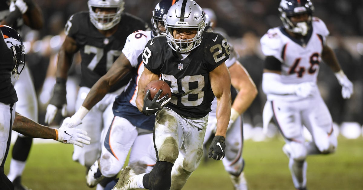 Former Buccaneers, Raiders running back Doug Martin dies at 36