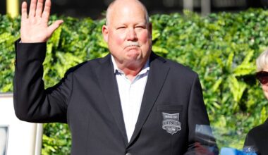 Seahawks greats Mike Holmgren, Chuck Knox nominated for Pro Football Hall of Fame 2026 class