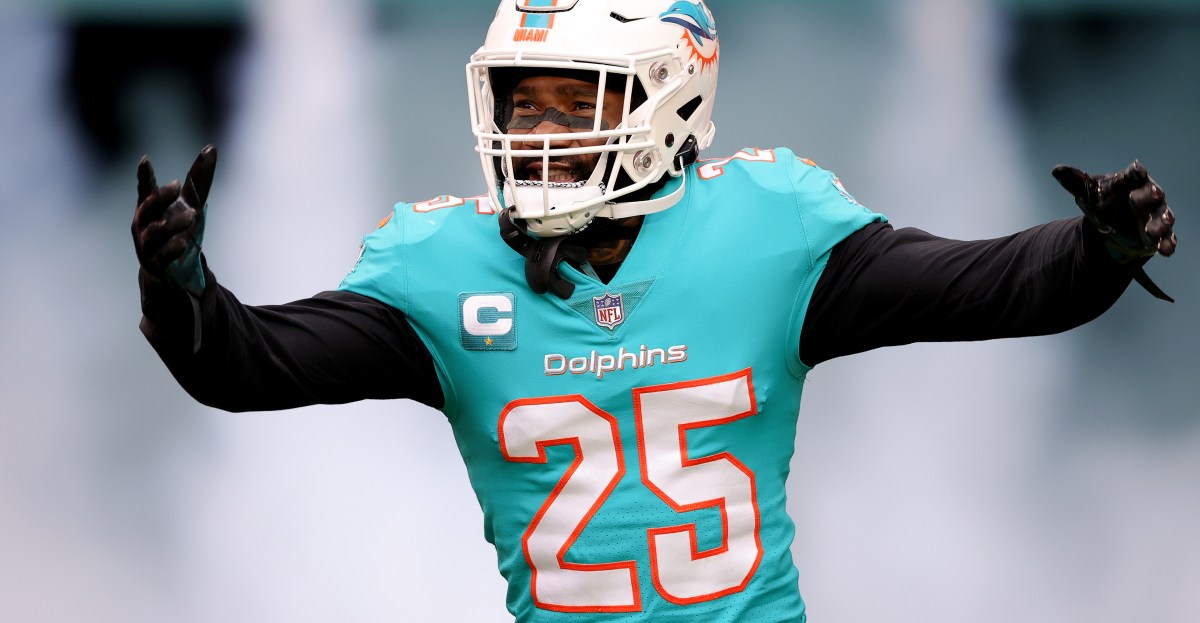Xavien Howard announces retirement from NFL