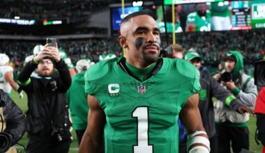 What’s the better Eagles color: Midnight Green or Kelly Green?