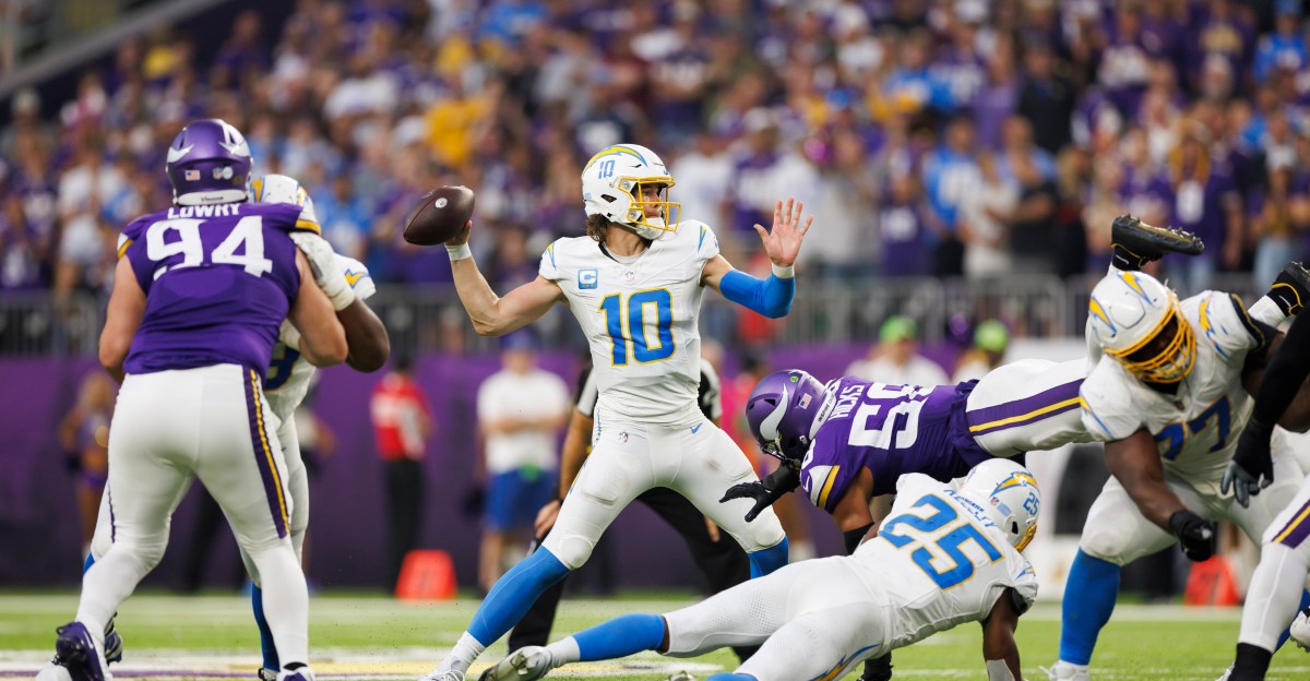 Los Angeles Chargers vs. Minnesota Vikings ‘TNF’ kicks off Week 8