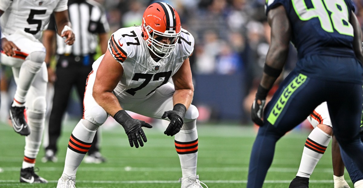 Insider Gregg Bell ‘would be shocked’ if Seahawks traded for Wyatt Teller