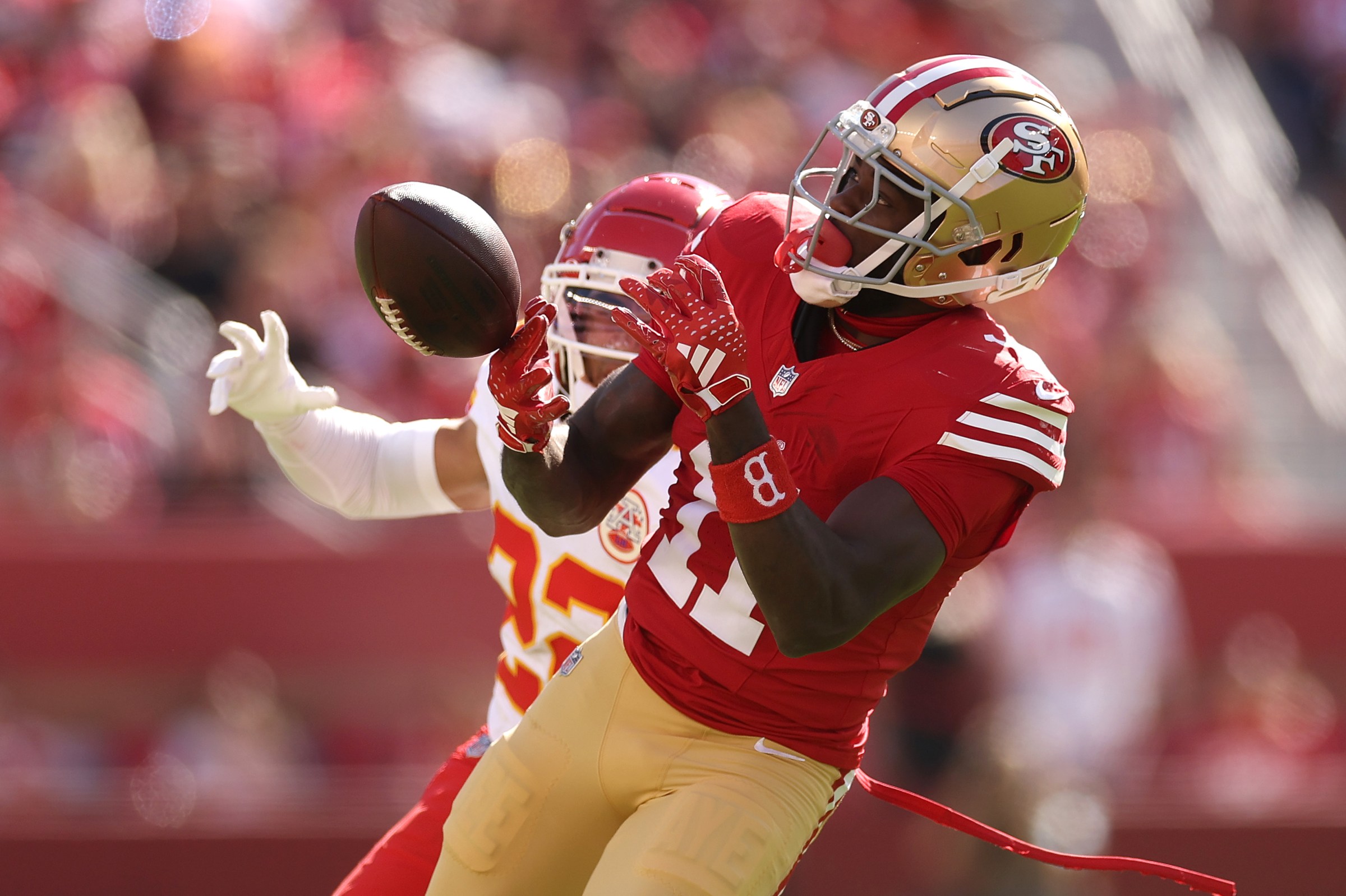 SANTA CLARA, CALIFORNIA - OCTOBER 20: Brandon Aiyuk #11 of the San Francisco 49ers drops a pass in front of Trent McDuffie #22 of the Kansas City Chiefs during the second quarter at Levi’s Stadium on October 20, 2024 in Santa Clara, California. (Photo by Ezra Shaw/Getty Images)