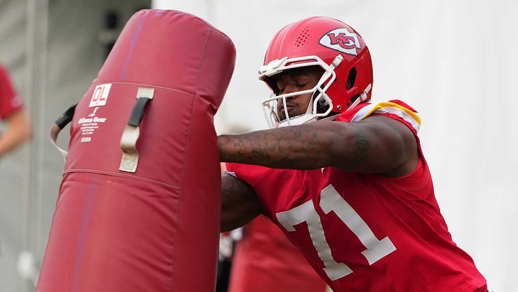 Andy Reid says Brett Veach "handling everything"