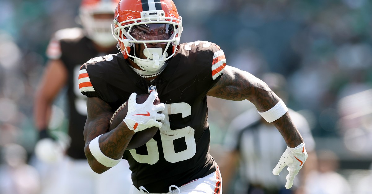 Chargers sign RB Trayveon Williams to practice squad