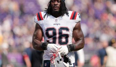 Ravens sign international DT, work out veteran EDGE