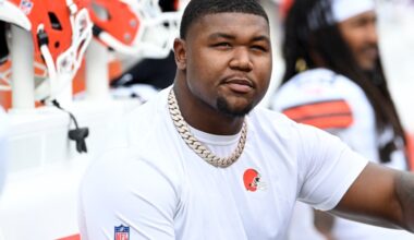 Browns roster: What the heck is going on with Mike Hall Jr.?