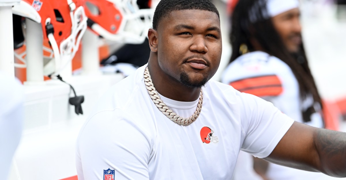 Browns roster: What the heck is going on with Mike Hall Jr.?