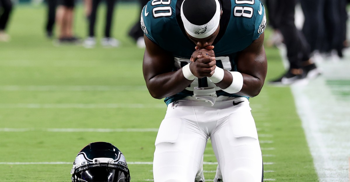 Eagles open practice window for Darius Cooper