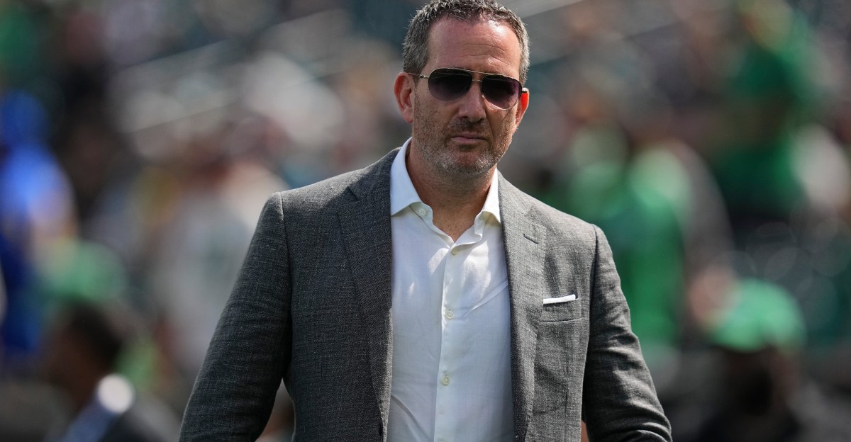 Howie Roseman needs to sit out the trade deadline