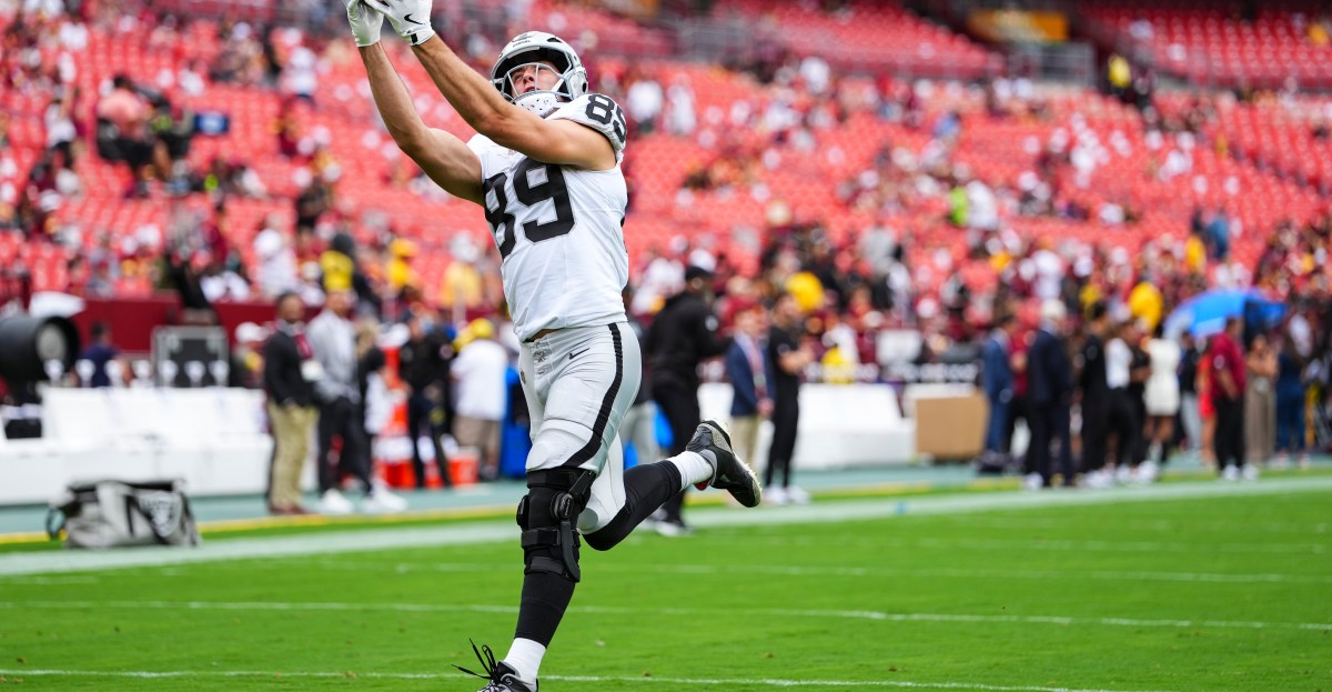 Brock Bowers knee injury: TE’s status in doubt for Raiders-Colts
