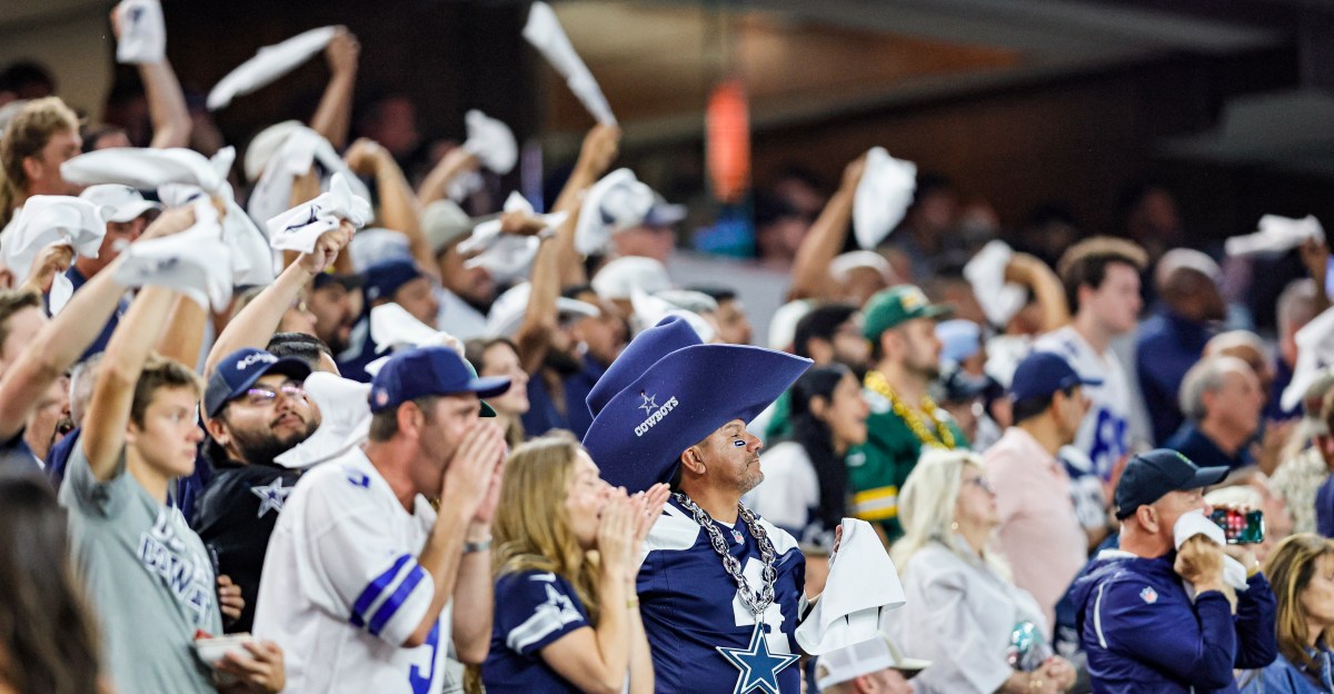 Dallas Cowboys fans are fed up, but would a win change that?