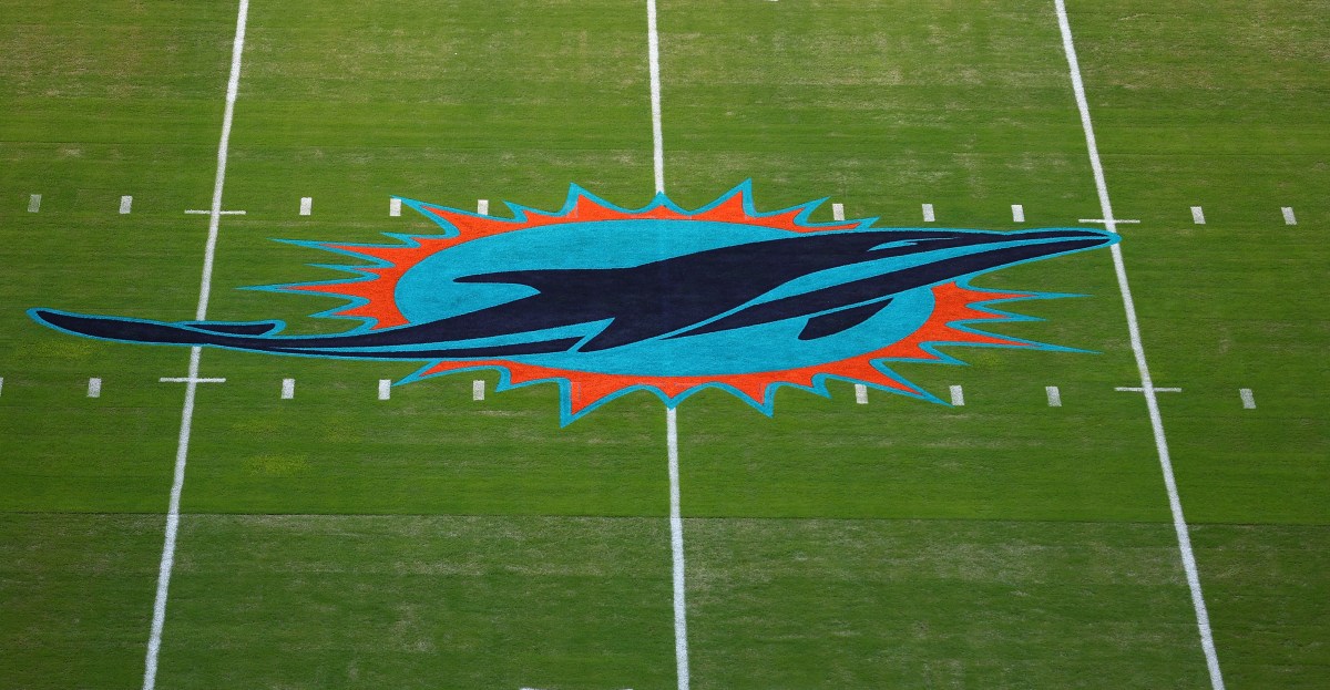 Week 5 odds: Impact of Tyreek Hill injury in Dolphins vs. Panthers opening spread