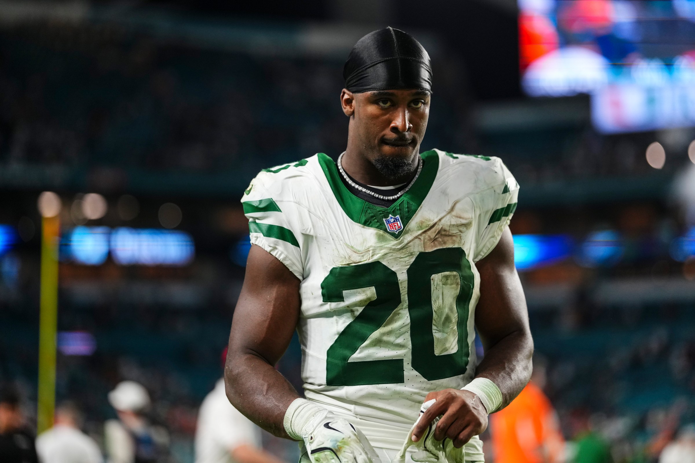 MIAMI GARDENS, FL - SEPTEMBER 29: Breece Hall #20 of the New York Jets walks off of the field after an NFL football game against the Miami Dolphins at Hard Rock Stadium on September 29, 2025 in Miami Gardens, Florida. (Photo by Cooper Neill/Getty Images)