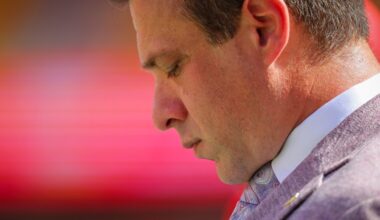 AP Mailbag: The NFL’s trade deadline looms over the Chiefs