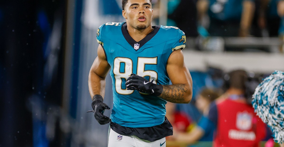 Jacksonville Jaguars Place Tight End Brenton Strange on Injured Reserve