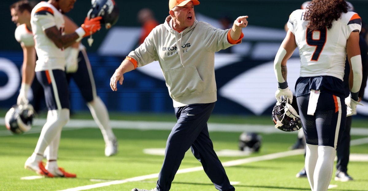 Broncos aim to secure fifth win of season against the Giants