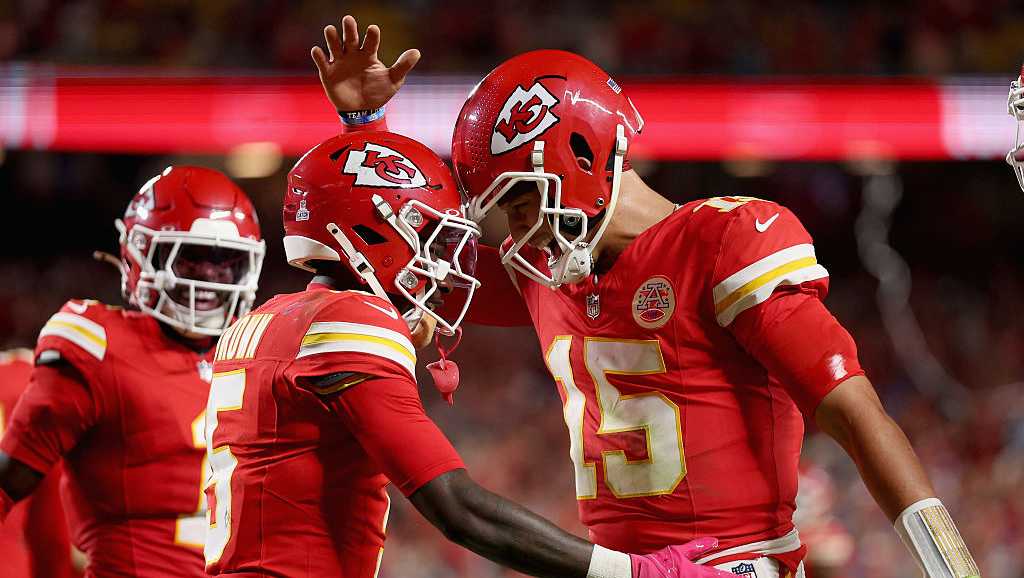 Patrick Mahomes fastest in NFL history to 300 touchdowns