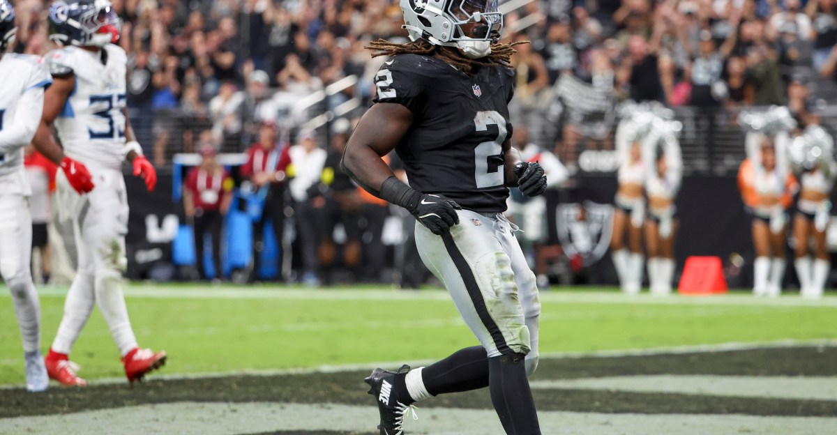 Raiders fans gain confidence in their team’s direction before Week 7