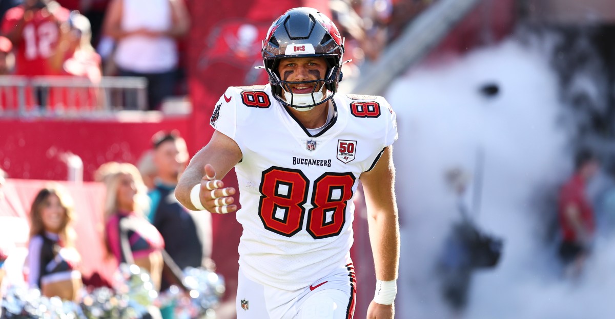 Cade Otton start or sit: Week 7 fantasy football advice
