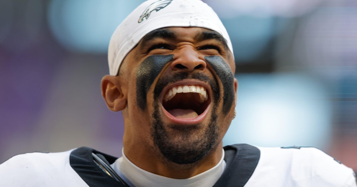 Jalen Hurts' clutch throws power Philadelphia Eagles past Minnesota Vikings to snap two-game skid