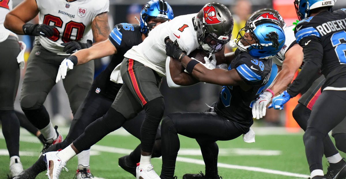 Buccaneers RB Rachaad White receives MASSIVE fine for play vs. Lions