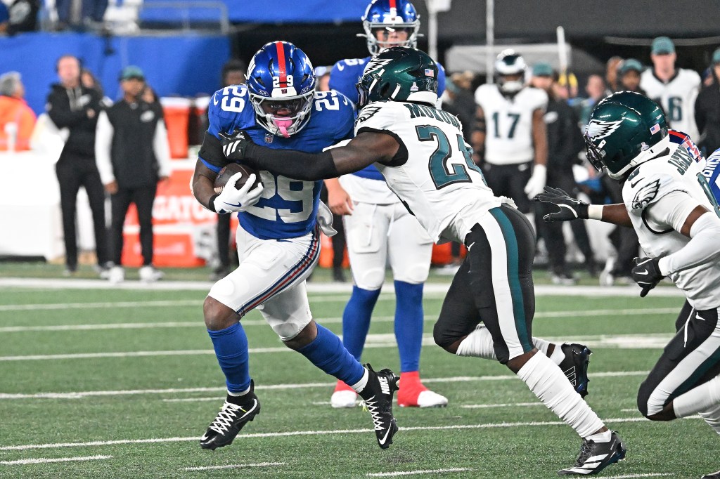 Giants running back Tyrone Tracy Jr. (29) runs the ball during the third quarter of the Giants and Philadelphia Eagles game in East Rutherford, NJ. 