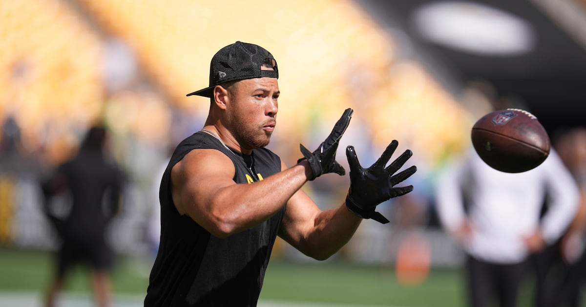 Steelers OLB Alex Highsmith takes step forward in injury rehab