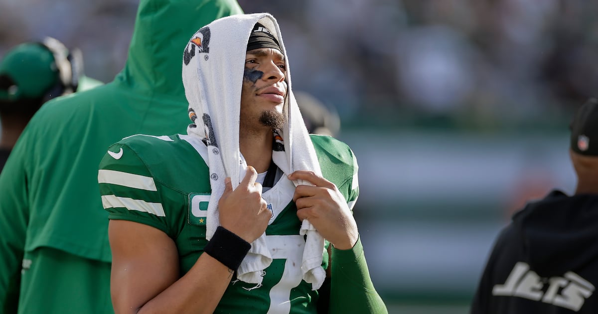 New York Jets coach Aaron Glenn keeping Cincinnati Bengals guessing on starting quarterback - WSB-TV Channel 2