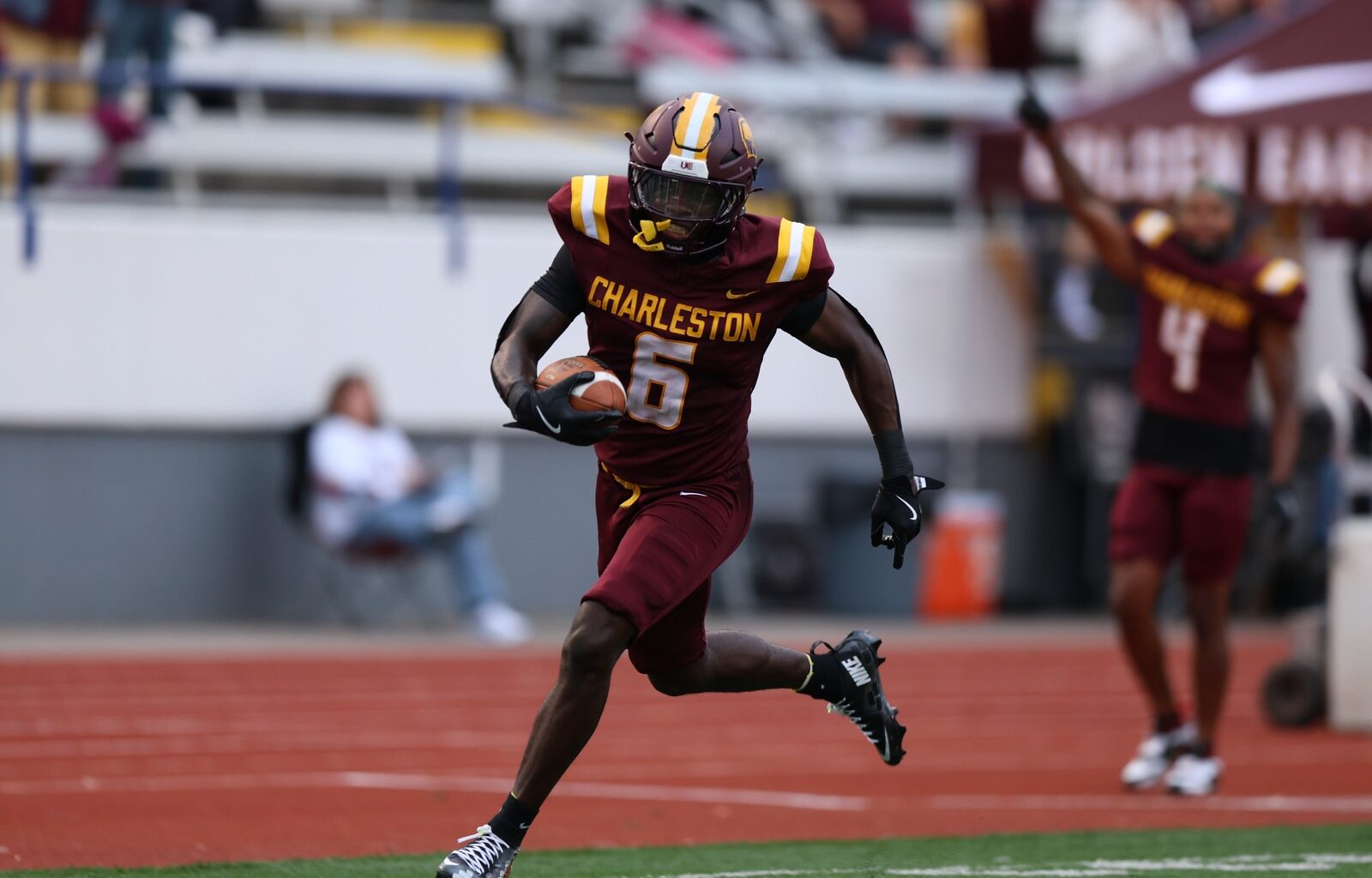 Meet 2026 NFL Draft Prospect Yves Bosmans, WR, Charleston