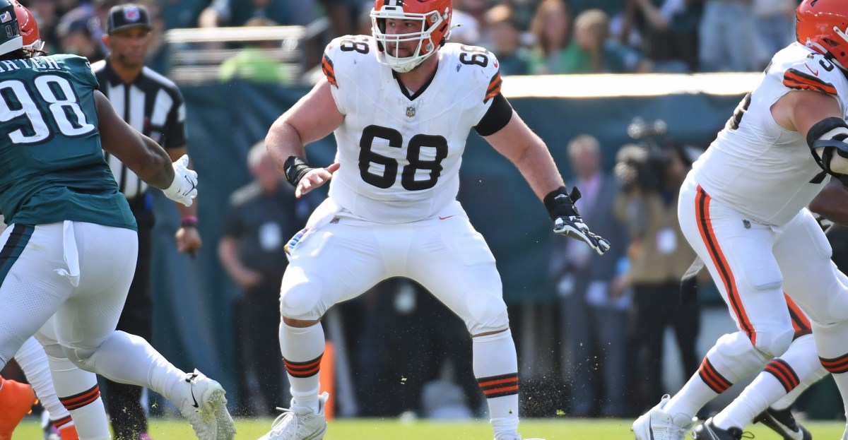 Chargers sign OL Michael Dunn, CB Isas Waxter to practice squad