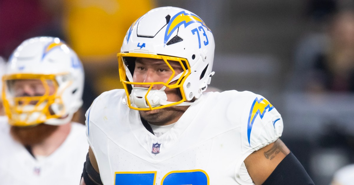 Chargers make a pair of roster transactions, add new offensive lineman