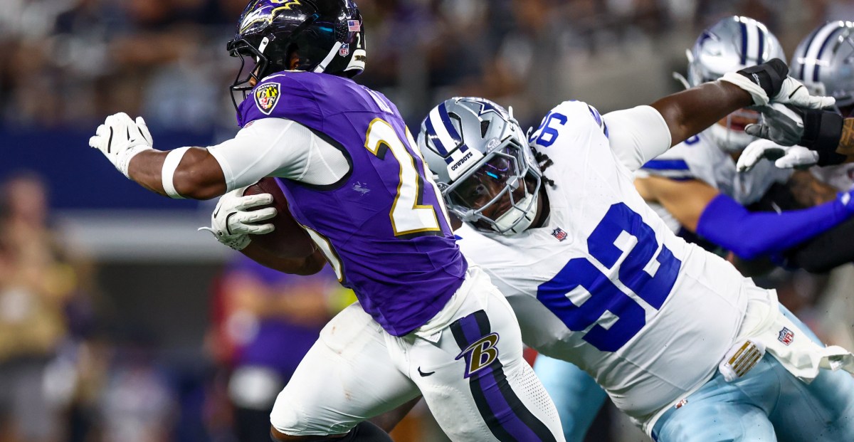 Buffalo Bills sign DT Tommy Akingbesote on October 28