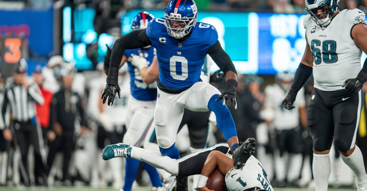 Brian Burns backs Giants defensive coordinator Shane Bowen