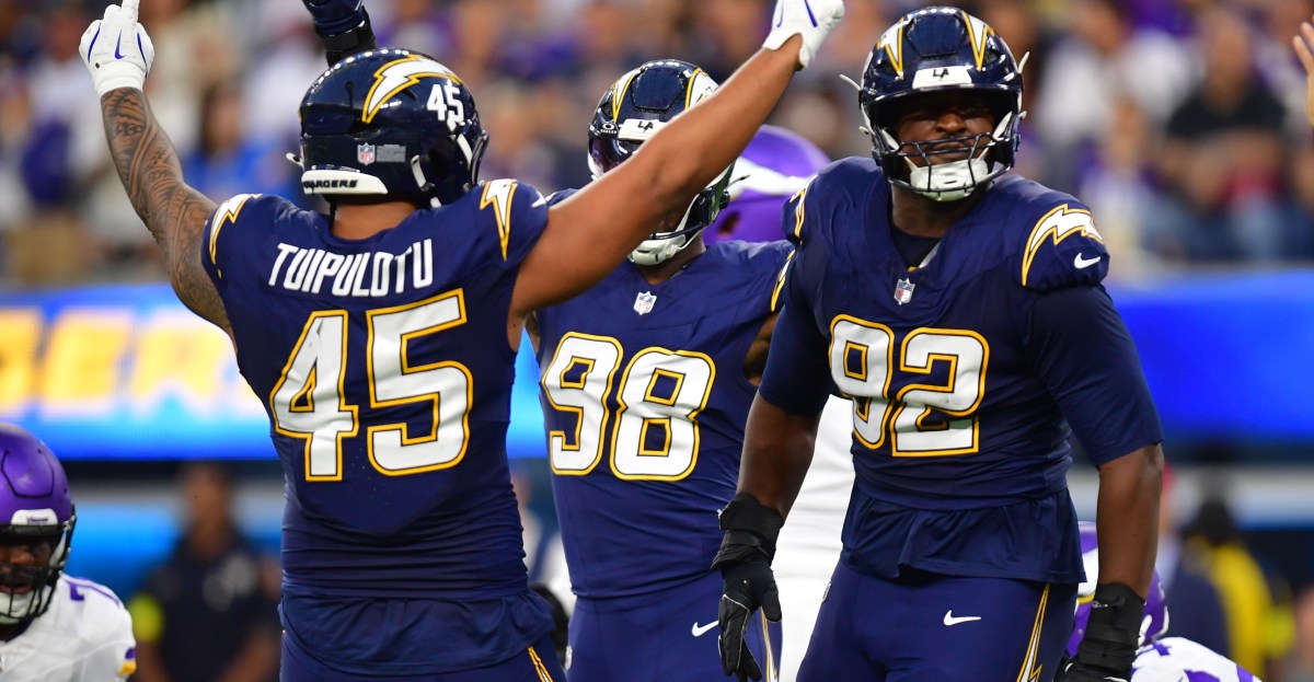 5 winners, 3 losers from Chargers-Vikings: Oronde Gadsden, Justin Eboigbe shine in primetime