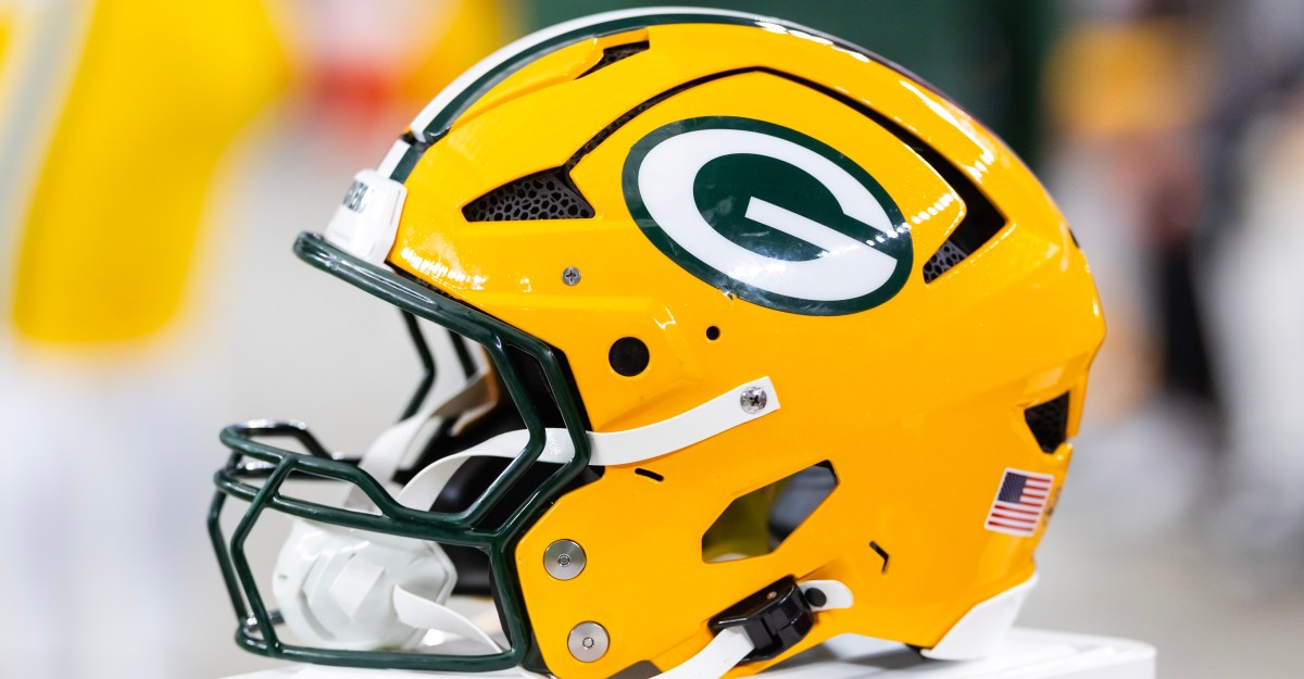 Packers sign international player | Acme Packing Company