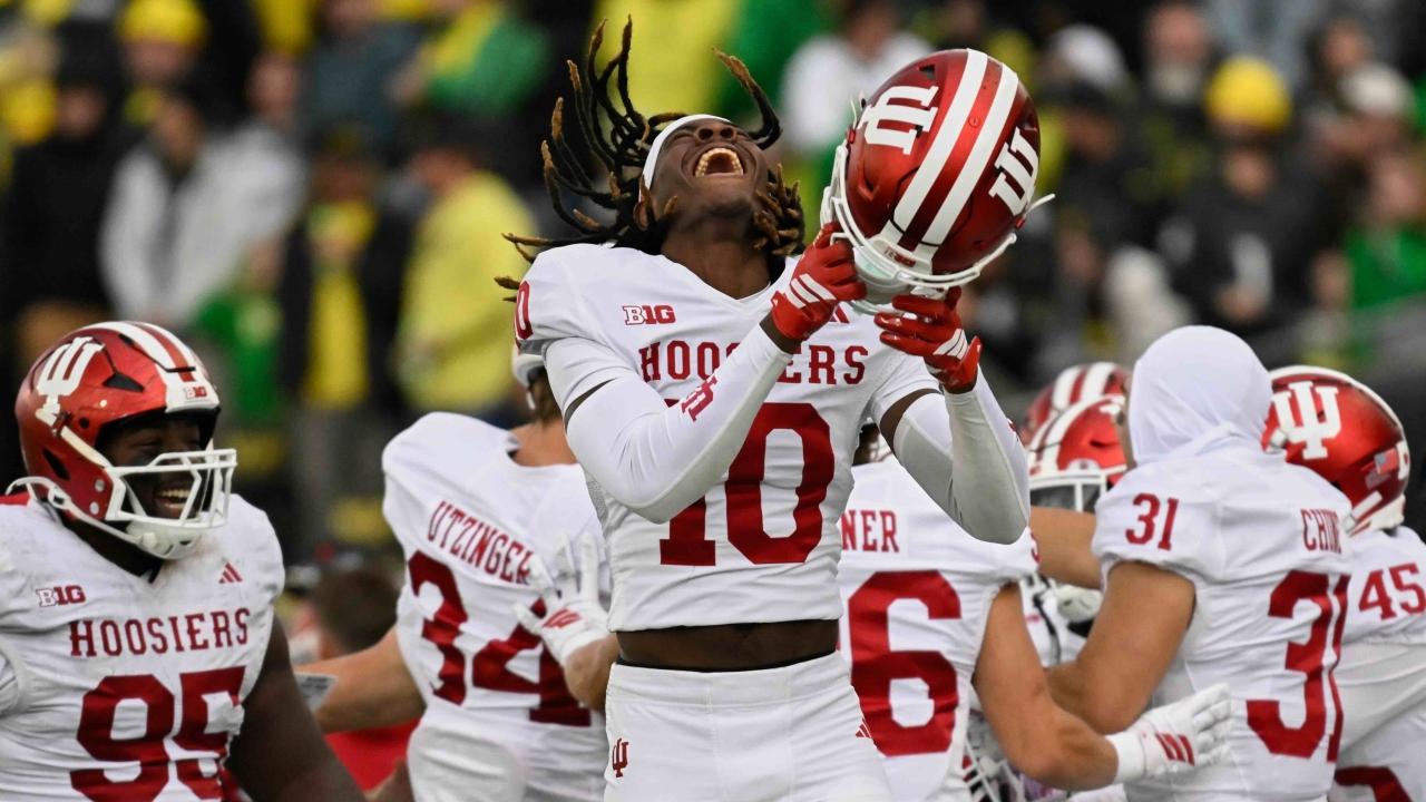 Indiana rises into the top 3, Oklahoma falls in new AP Top 25