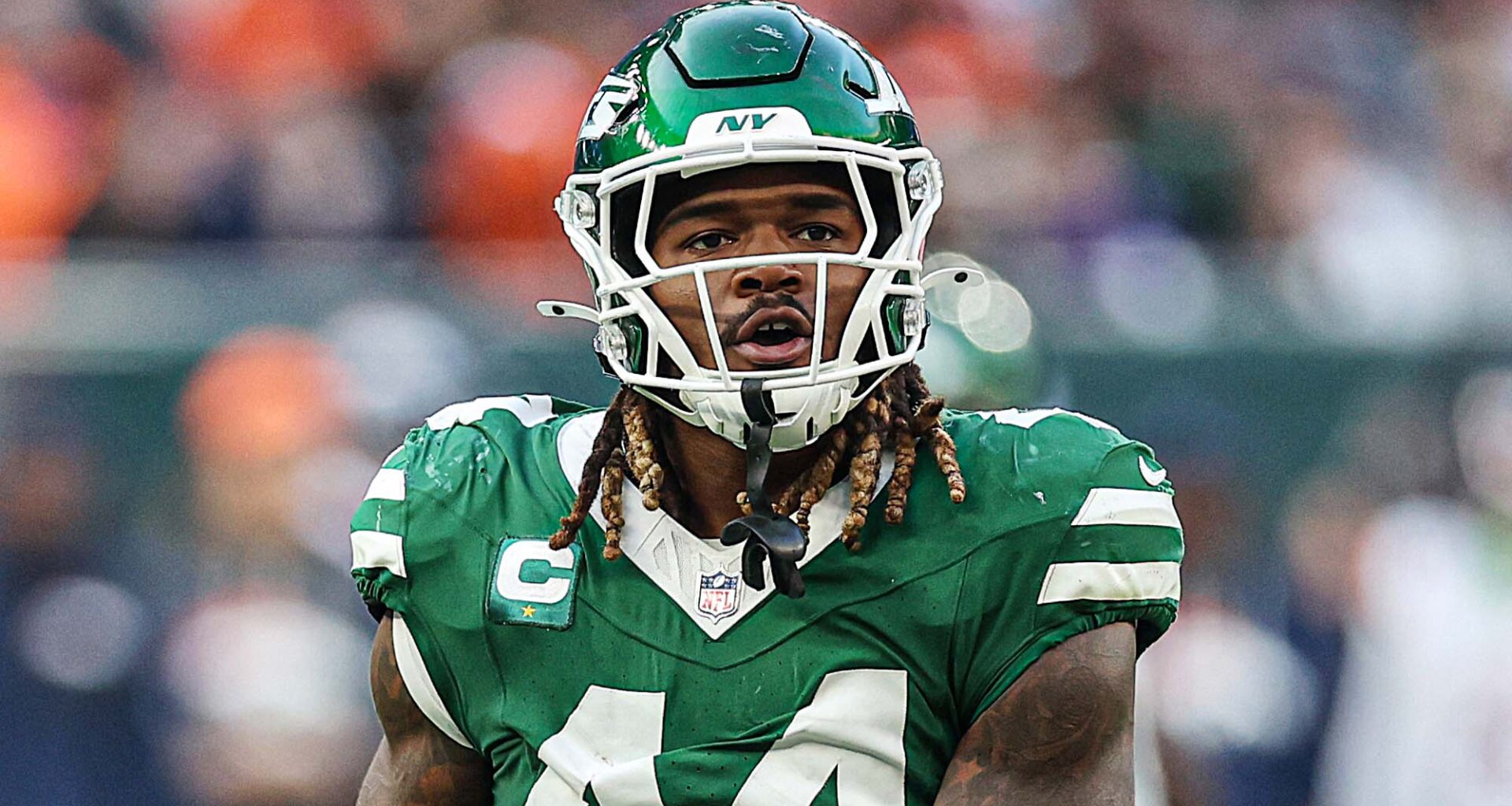 Jets mum on reasoning behind captain's benching