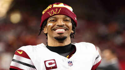 Will Jayden Daniels play against the Dallas Cowboys tonight? Latest injury update on the popular Washington Commanders Quarterback